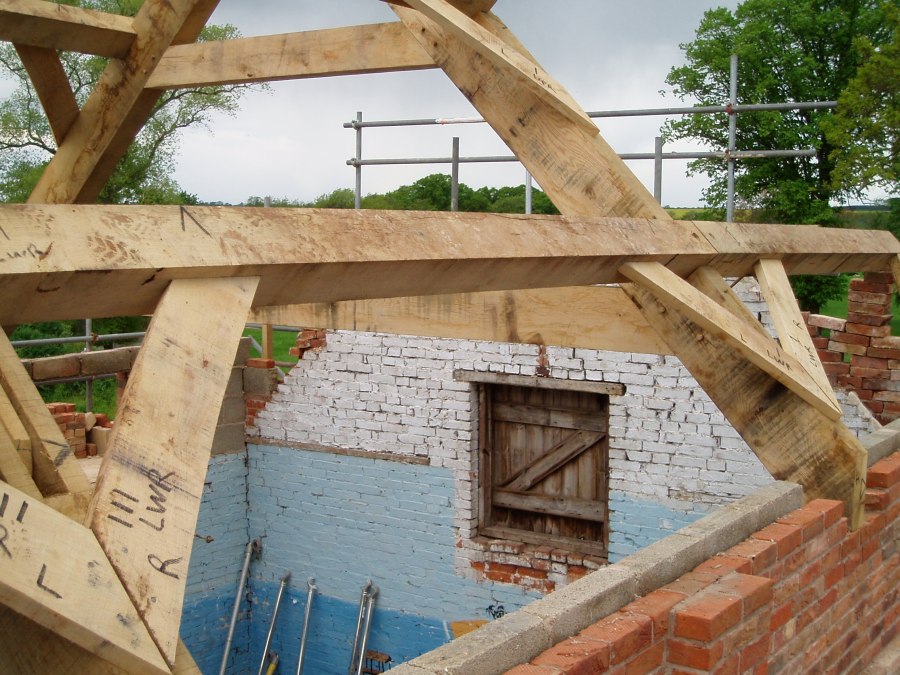 timber frame, peg joint, green oak, roof truss