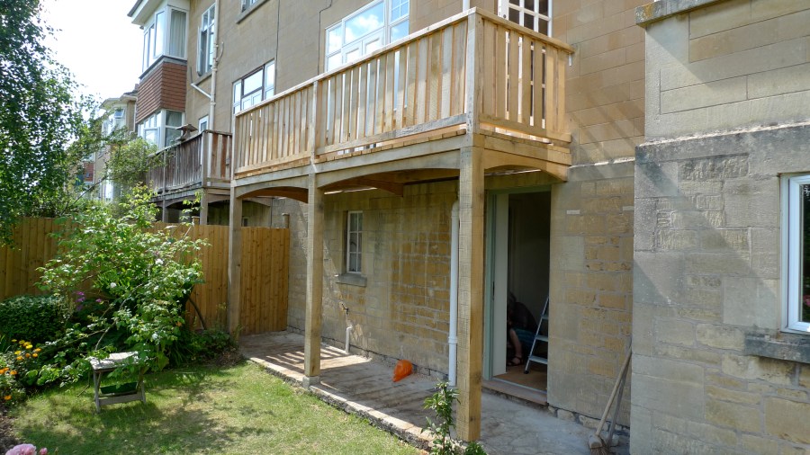 oak balcony, green oak, timber frame, Dordogne, France