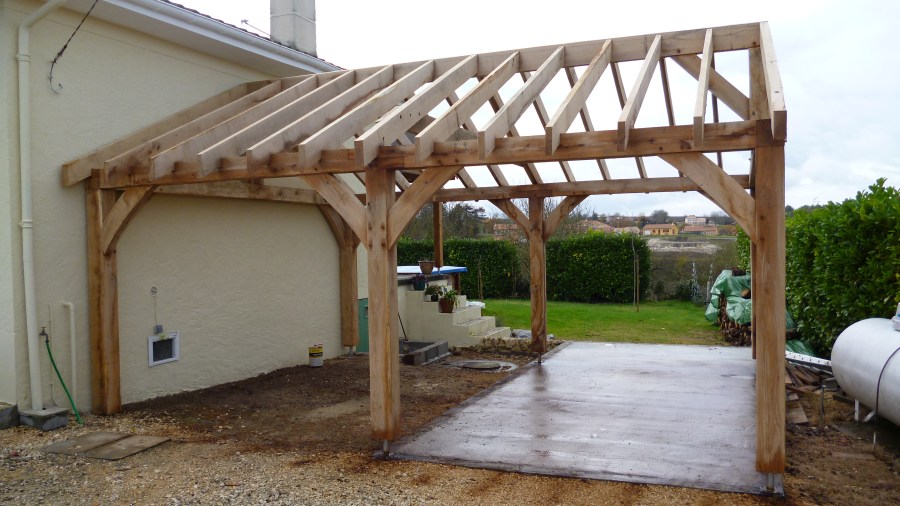 oak garage, timber framed garage, carpenter, green oak, car port, Dordogne, France