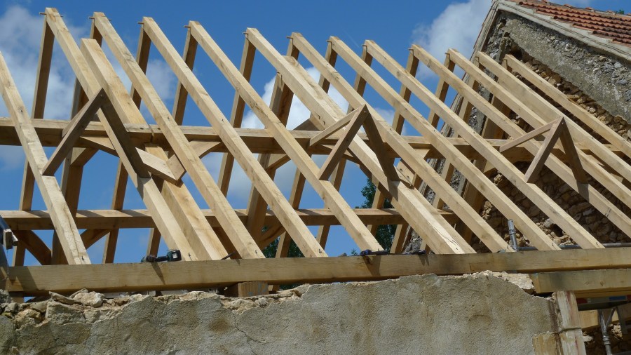 barn conversion, timber framed roof, carpenter, oak frame, traditional timber frame, Dordogne, France