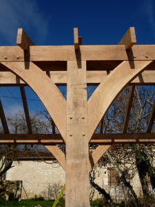 oak frame, timber frame, carpentry, carpenter, maison colombage, veranda, oak veranda, Dordogne, France, traditional oak frame