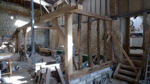 oak timber frame, carpentry, carpenter, curved braces, top plate, oak mezzanine floor, timber framing, Dordogne