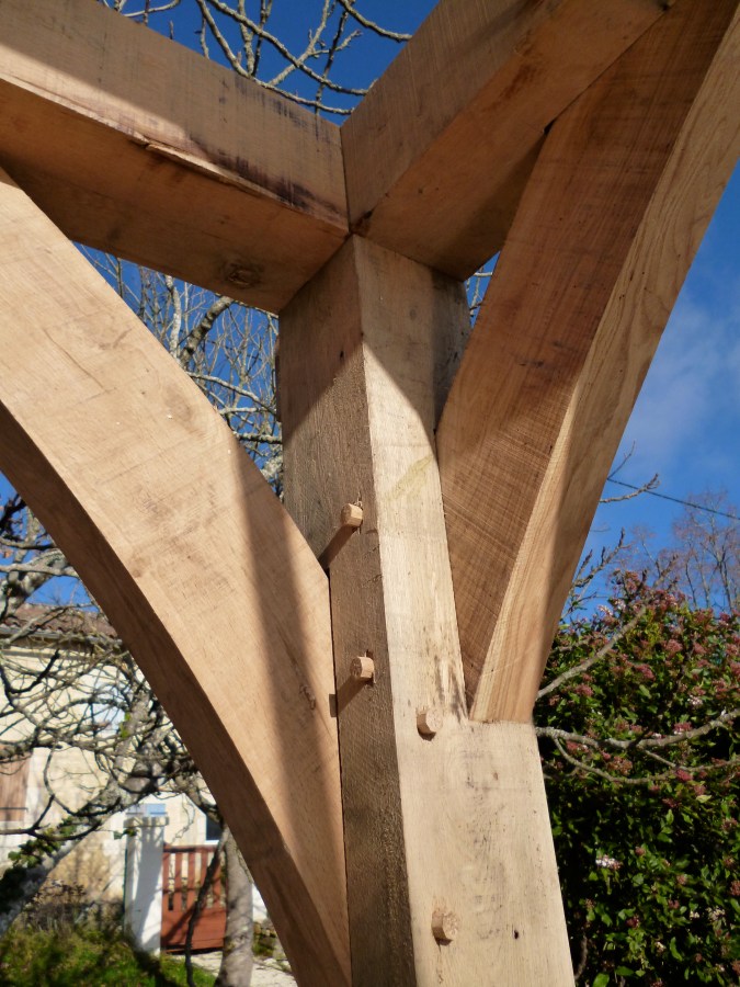 oak frame, timber frame, carpentry, carpenter, maison colombage, veranda, oak veranda, Dordogne, France, oak car port, traditional oak frame